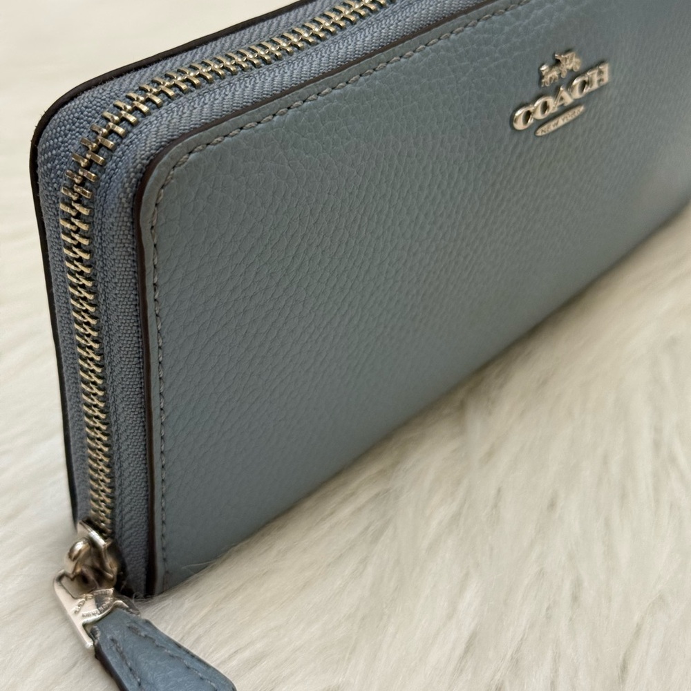 COACH - BLUE PEBBLED LEATHER LONG ZIP WALLET - Picture 6 of 16